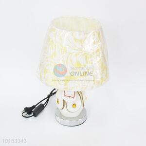 Pretty european style bedside <em>table</em> <em>lamp</em>