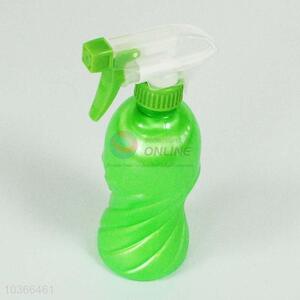 Good quality green plastic spray bottle