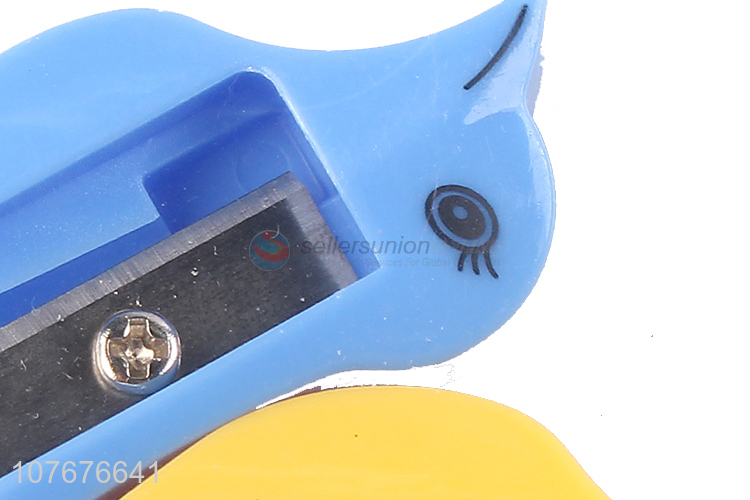 Good quality student stationery bird shape plastic pencil sharpener