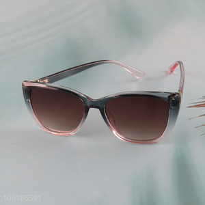 Yiwu market outdoor beach <em>sunglasses</em> plastic frame <em>sunglasses</em>