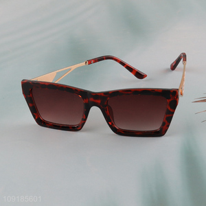 Factory price fashion plastic frame <em>sunglasses</em> polarized <em>sunglasses</em>