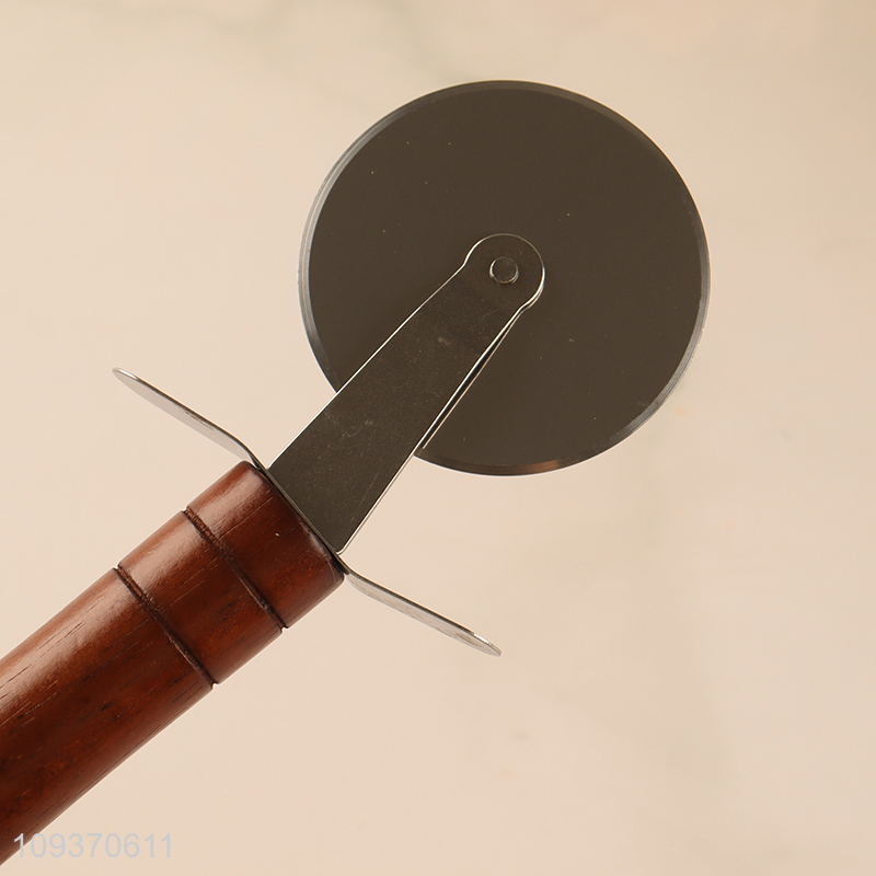 Low price kitchen pizza cutter with wooden handle