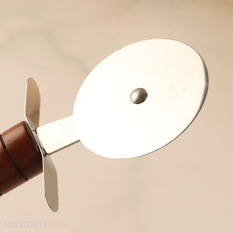 Low price kitchen pizza cutter with wooden handle