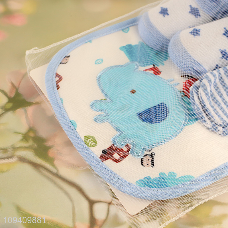 Latest products cartoon baby bib & baby socks gift set