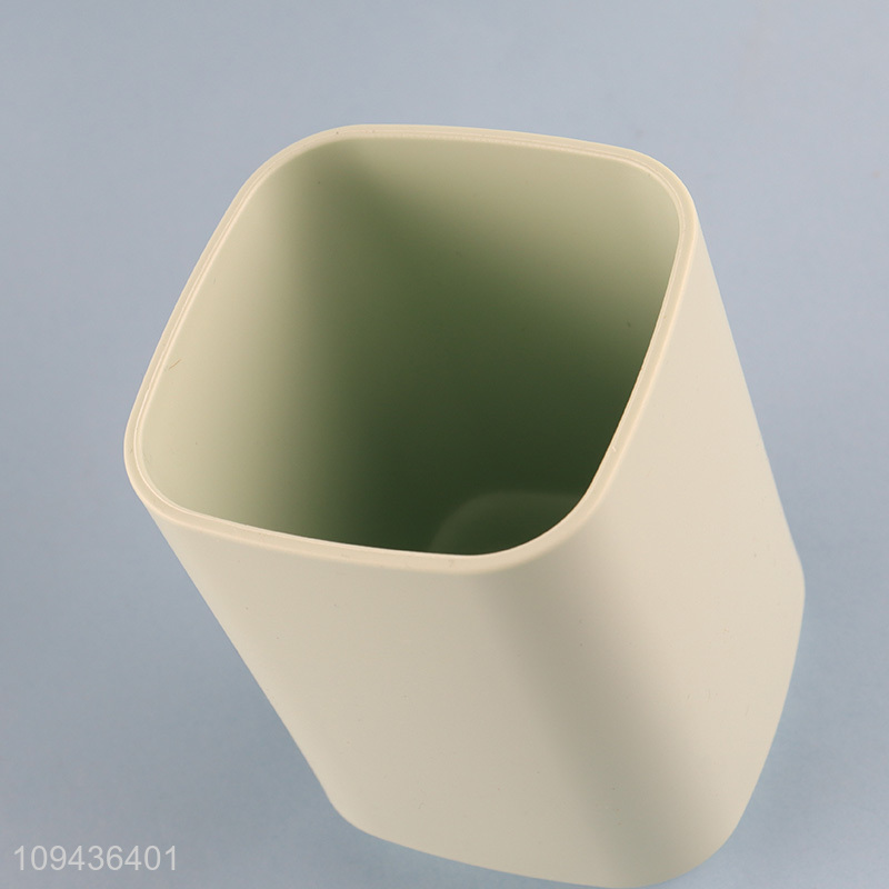 China factory plastic bathroom set with bamboo lid