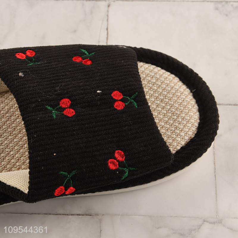 Wholesale anti-slip women slippers for indoor